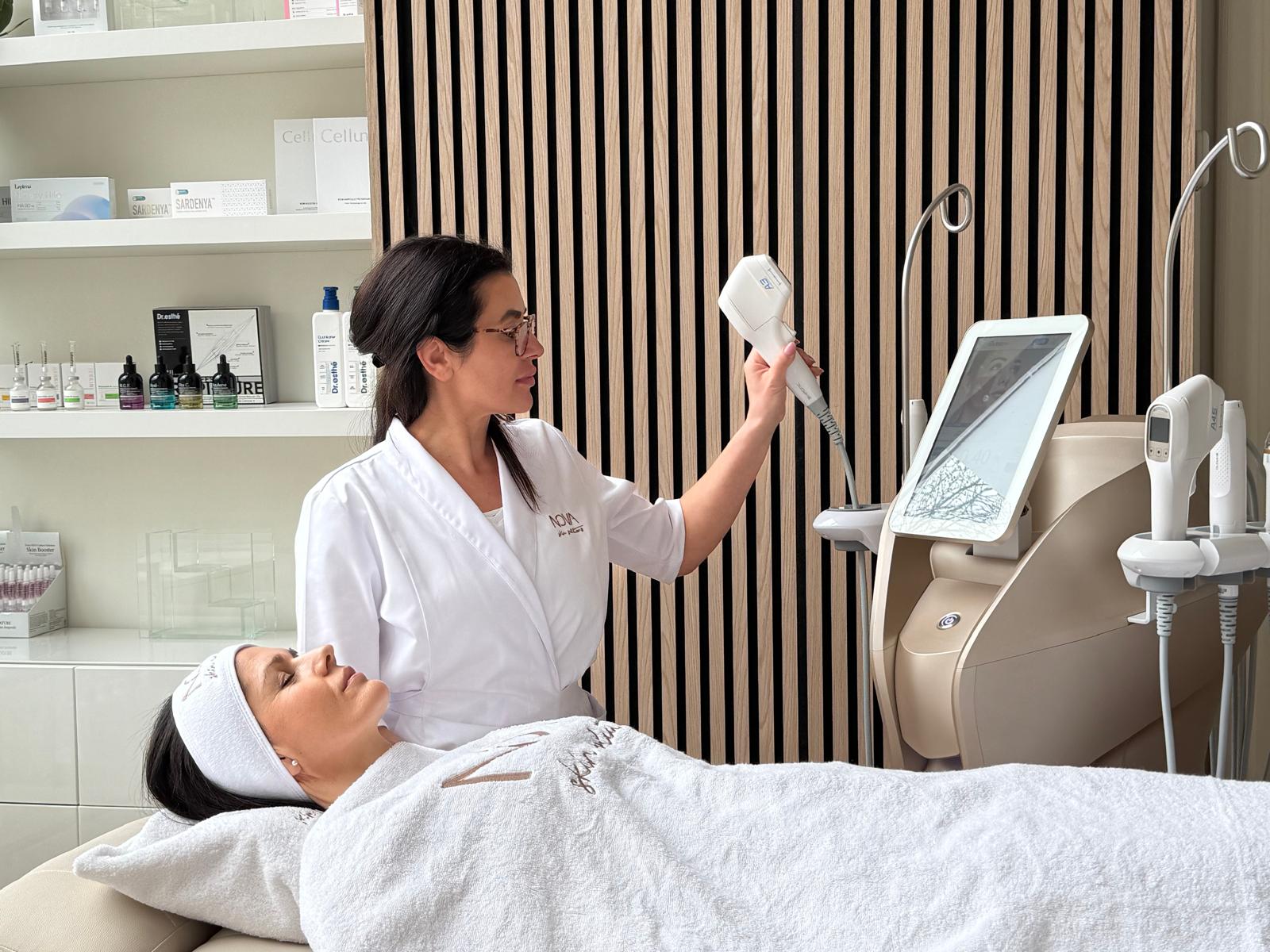 Professionele huidbehandeling in kliniek
